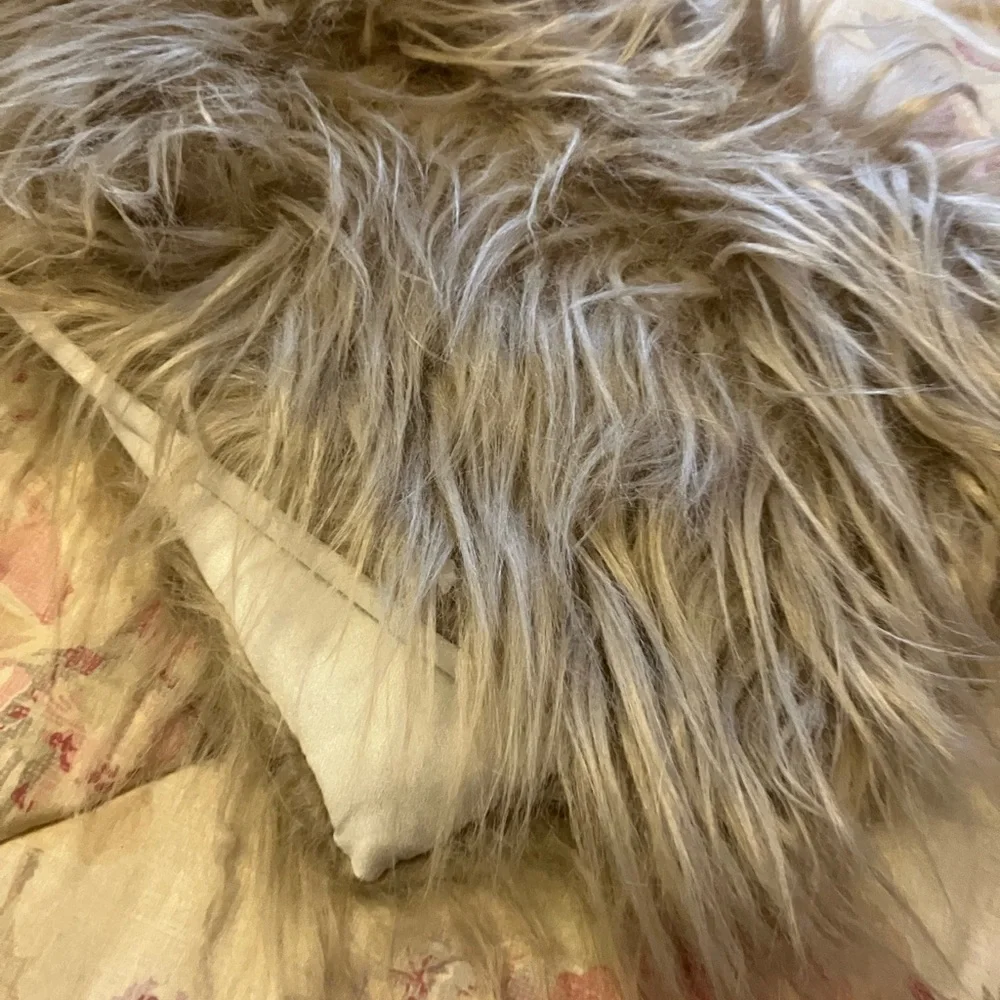 NWT faux fur pillow sham by Cheveux Design18 x 18”